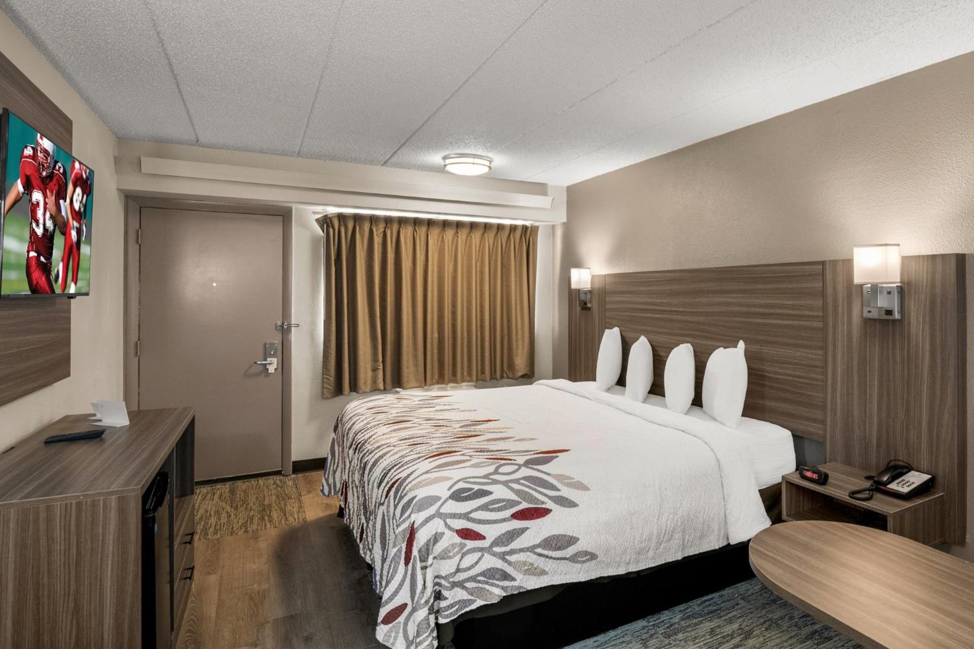 Red Roof Inn Enfield Bagian luar foto