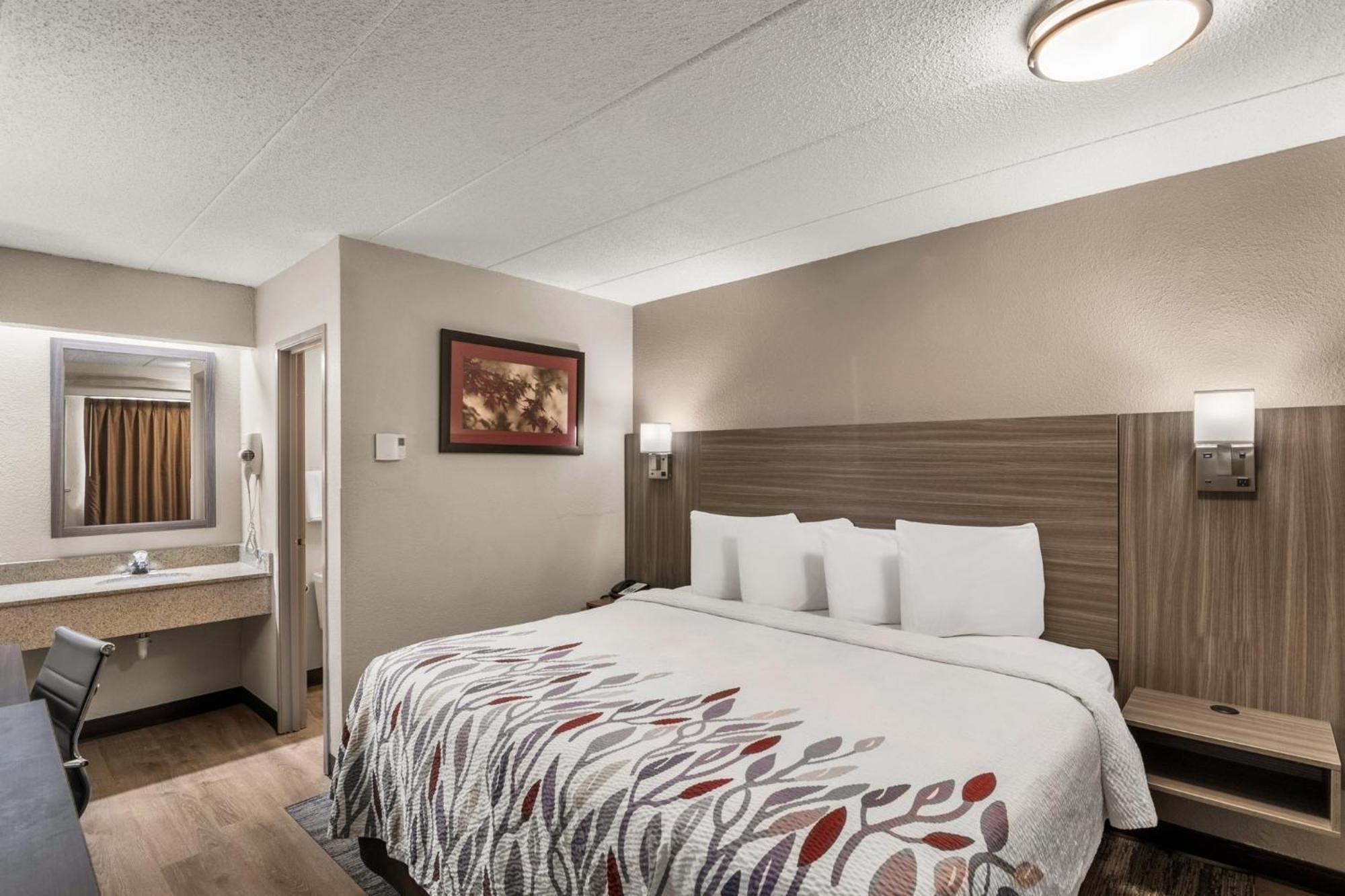 Red Roof Inn Enfield Bagian luar foto