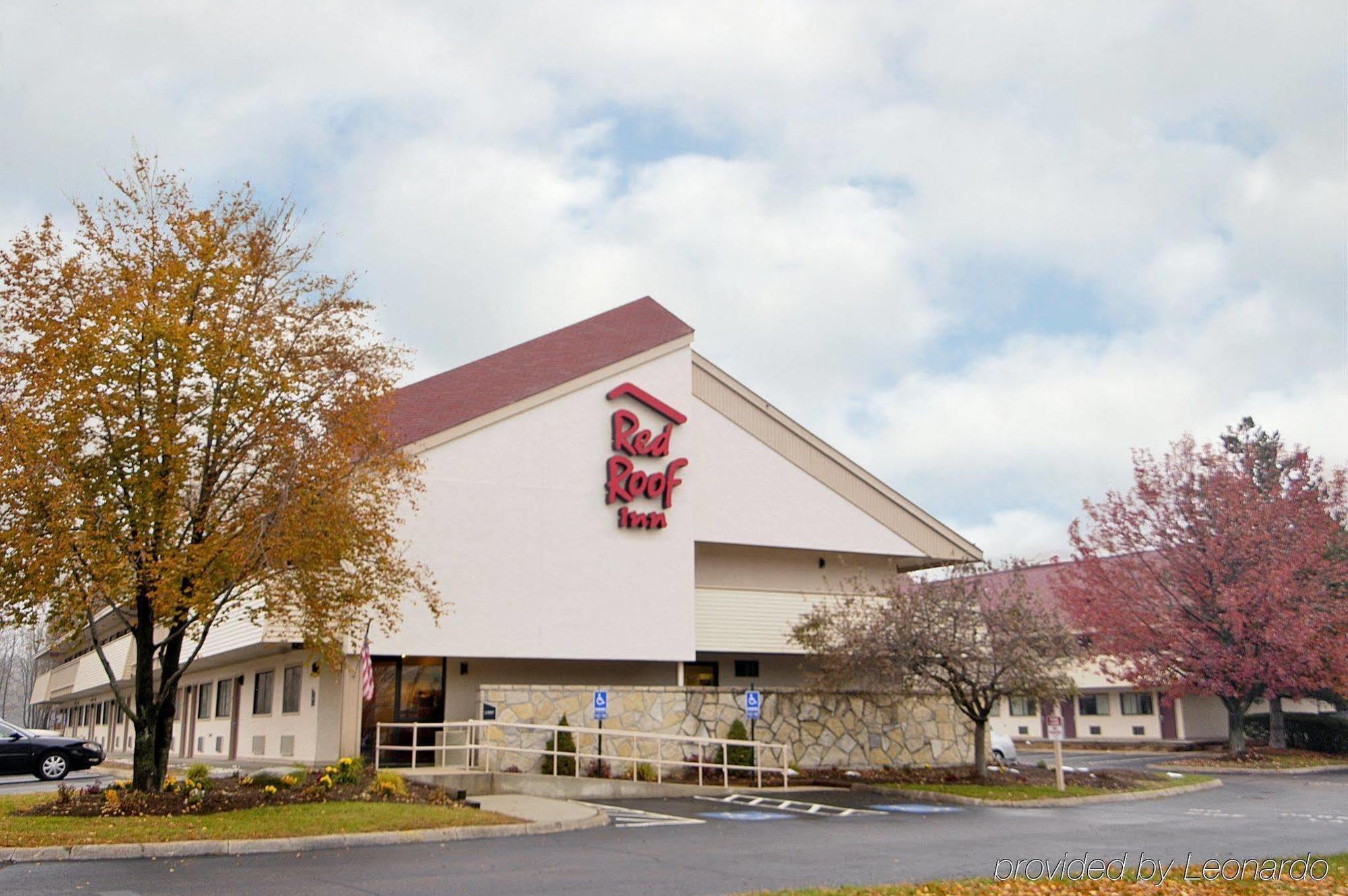 Red Roof Inn Enfield Bagian luar foto