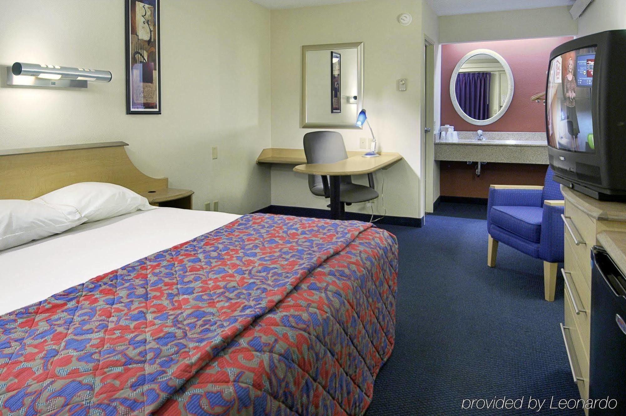 Red Roof Inn Enfield Ruang foto